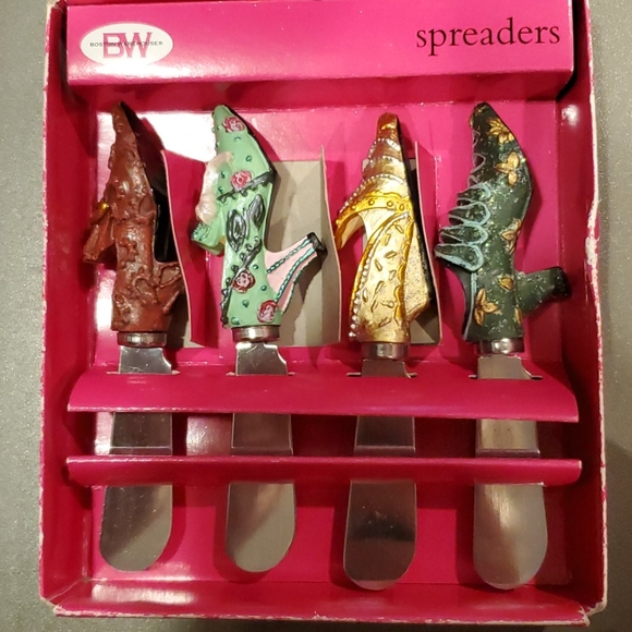 shoe spreaders